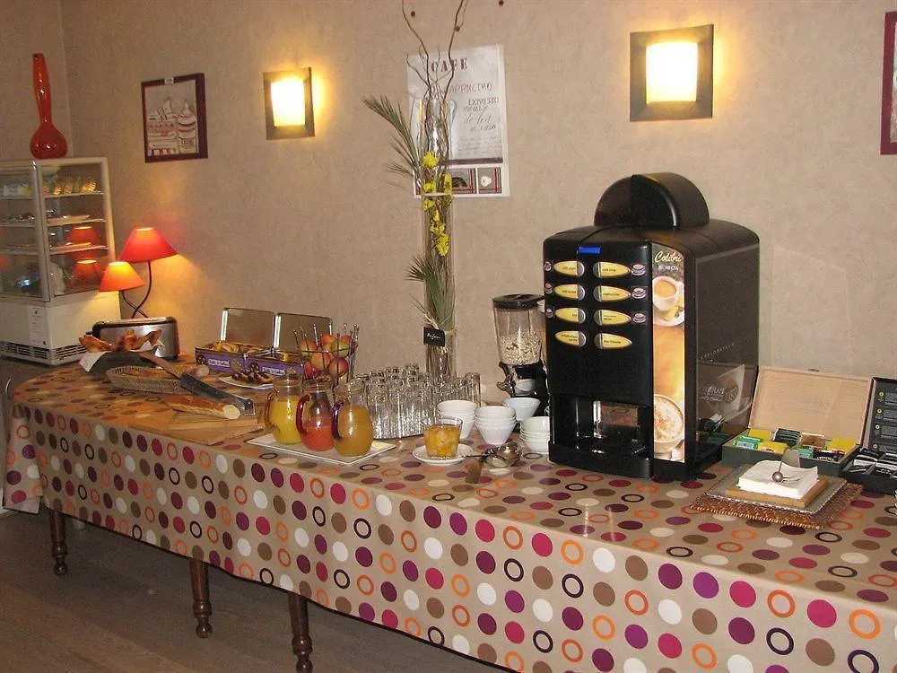 Hotel La Croix Blanche Tarbes 2*,  Frankrig