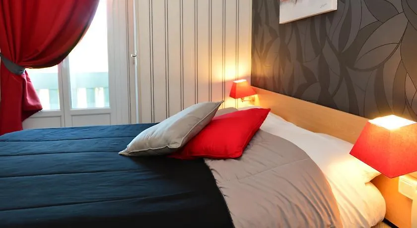Hotel La Croix Blanche Tarbes 2*,  France
