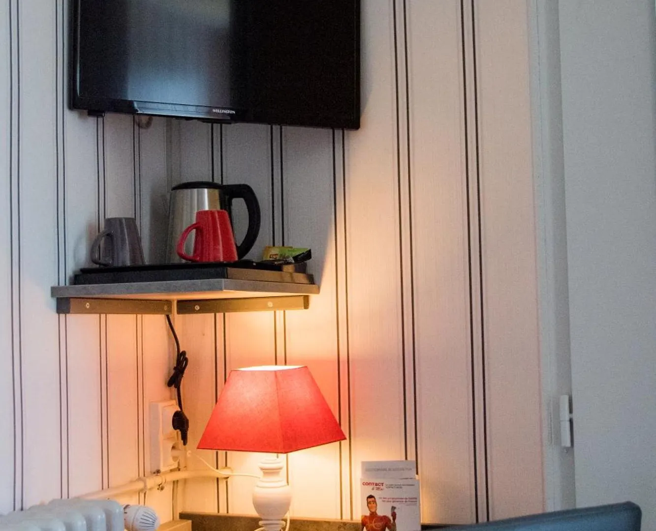 Hotel La Croix Blanche Tarbes 2*,