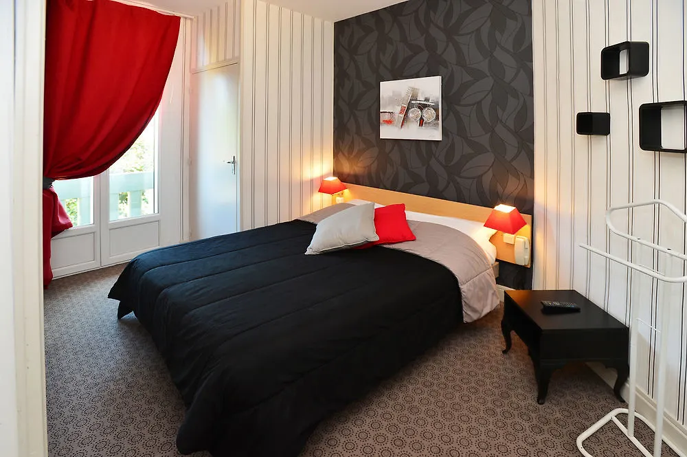 **  Hotel La Croix Blanche Tarbes France