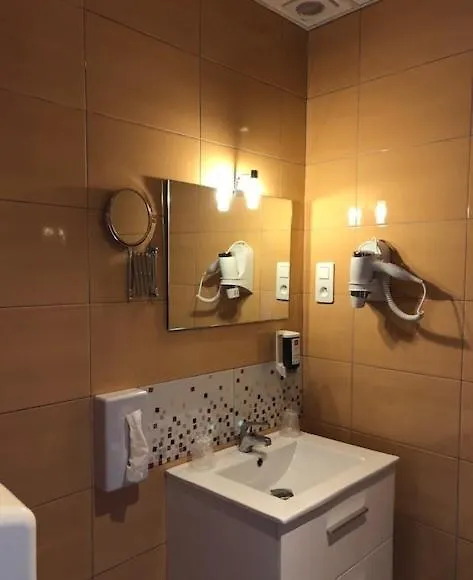 Hotel La Croix Blanche Tarbes