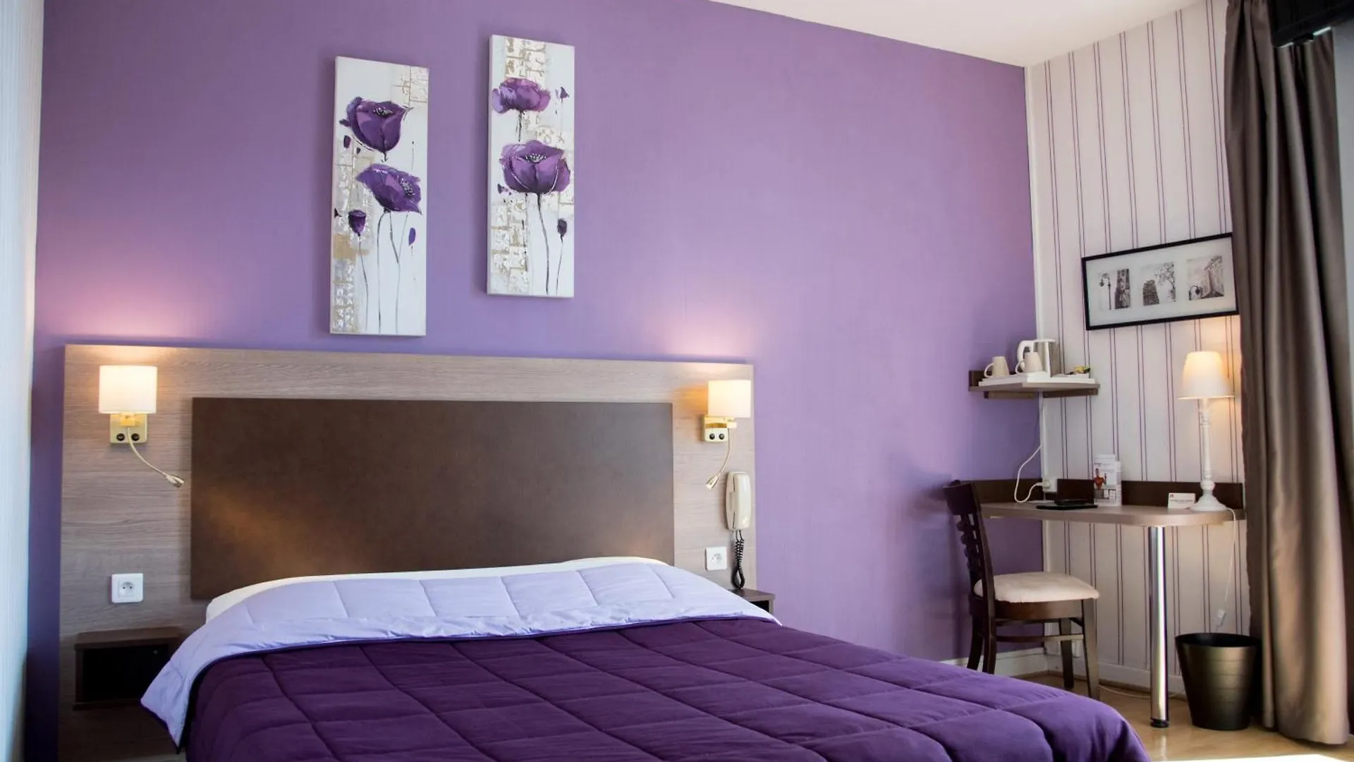 Hotel La Croix Blanche Tarbes 2*,  France