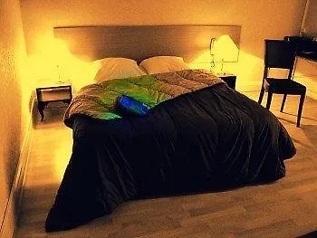 Hotel La Croix Blanche Tarbes France