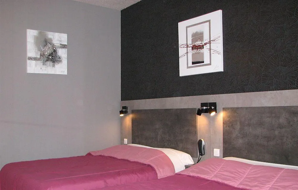 **  Hotel La Croix Blanche Tarbes France