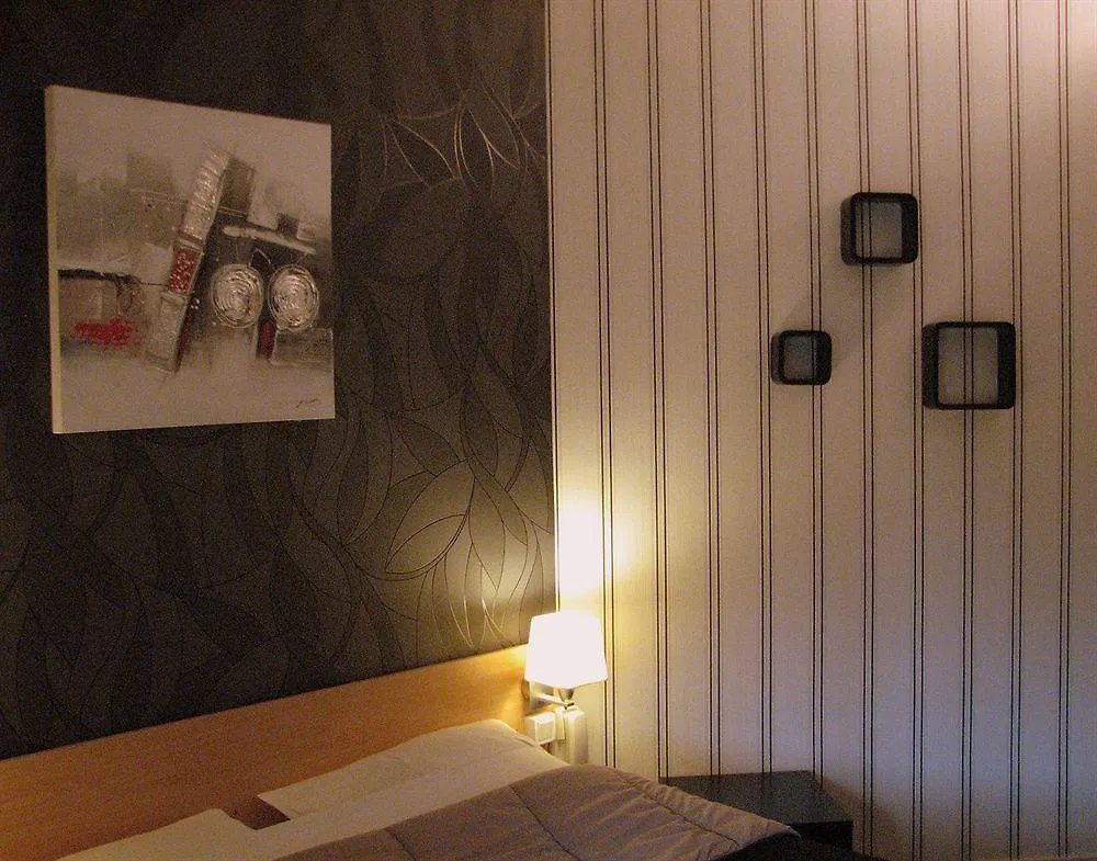 Hotel La Croix Blanche Tarbes