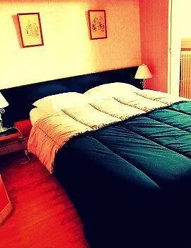 **  Hotel La Croix Blanche Tarbes France