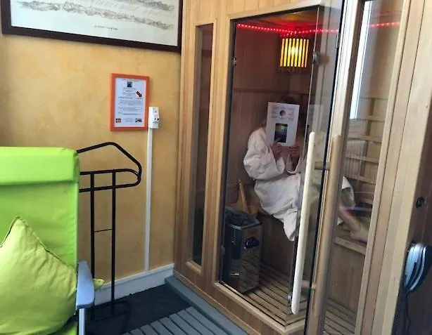Hotel La Croix Blanche Tarbes 2*,  France
